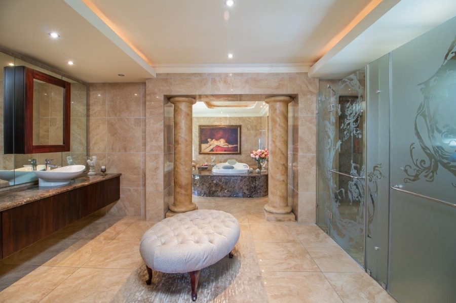 5 Bedroom Property for Sale in Pezula Golf Estate Western Cape